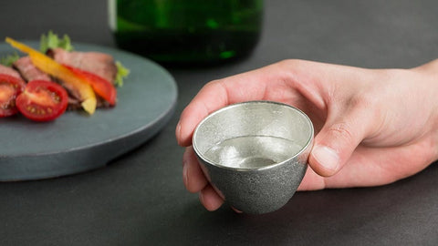 니혼슈 술 잔의 종류와 재질별 특징